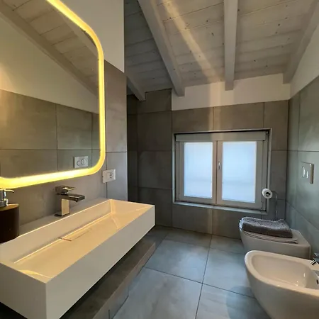 アパート The Wee House On The Carate Urio