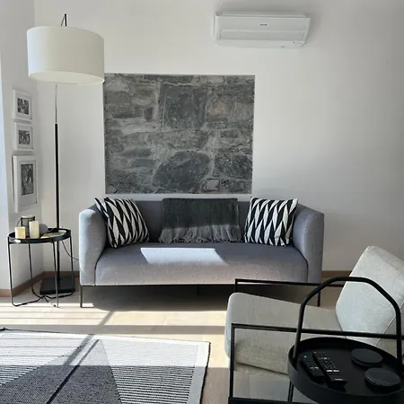 The Wee House On The アパート Carate Urio