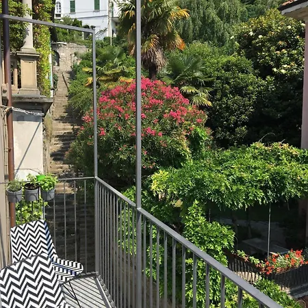 アパート The Wee House On The *